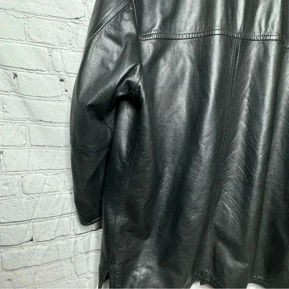 Vintage Hugo Boss Men’s Black Leather Jacket size 42